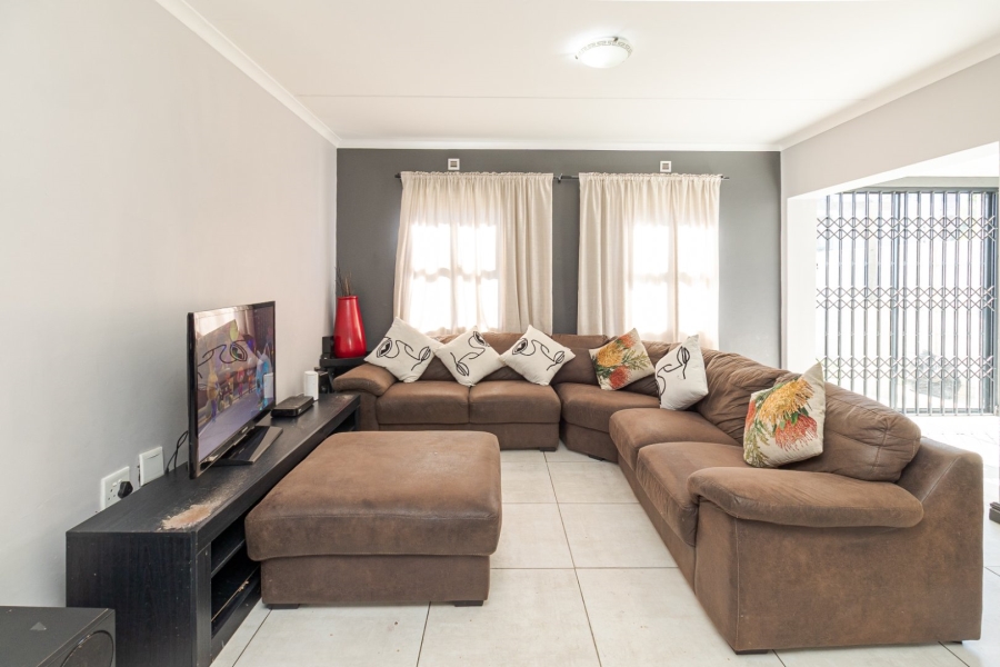 3 Bedroom Property for Sale in Buh Rein Estate Western Cape
